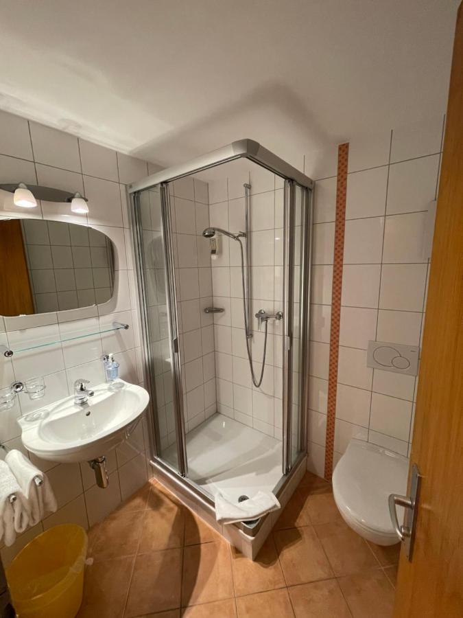 Hotel i-24-7 Check-In Ausserberg Zimmer foto
