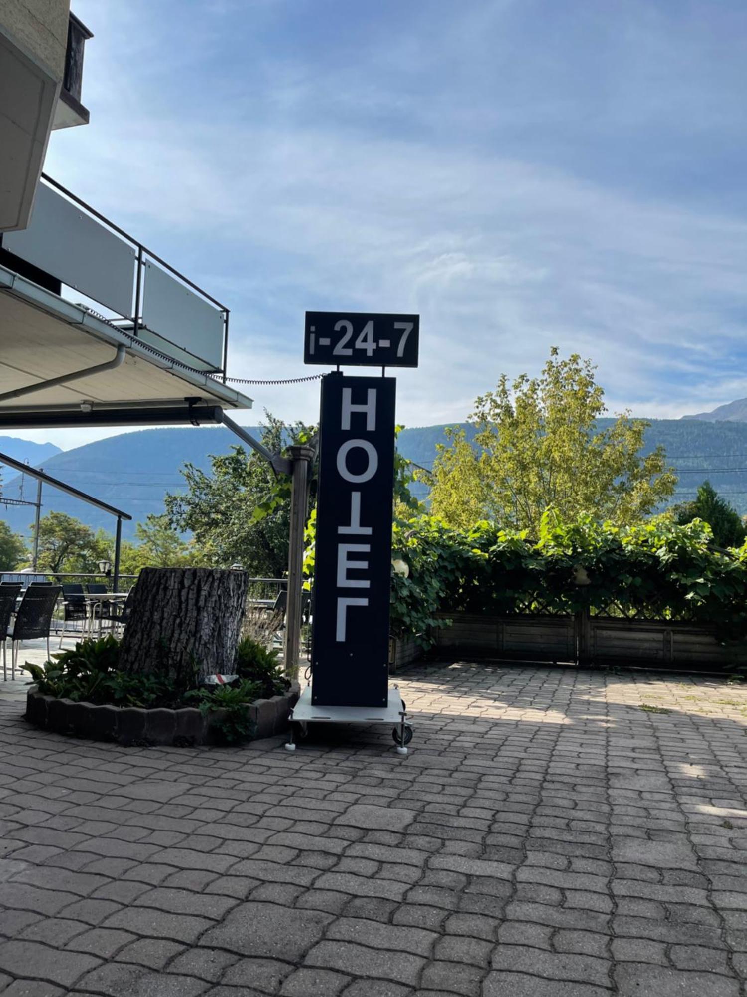Hotel i-24-7 Check-In Ausserberg Exterior foto